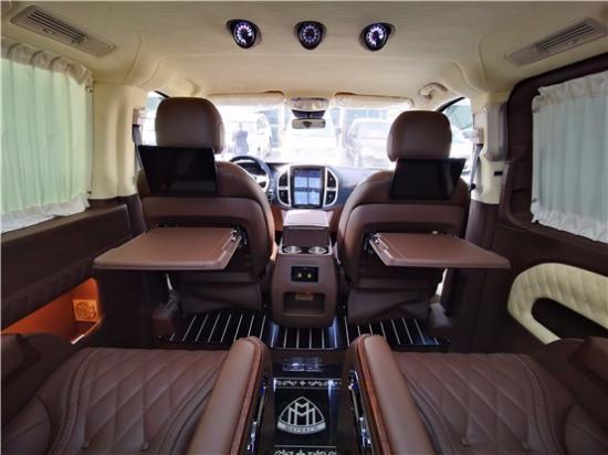 【揭陽(yáng)奔馳威霆改裝全車(chē)簡(jiǎn)約商務(wù)內(nèi)飾,主打舒適生活】-